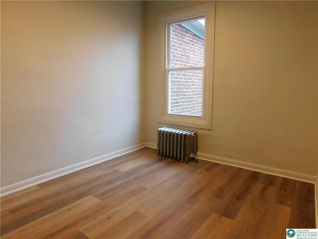 Building Photo - 536 Hayes St