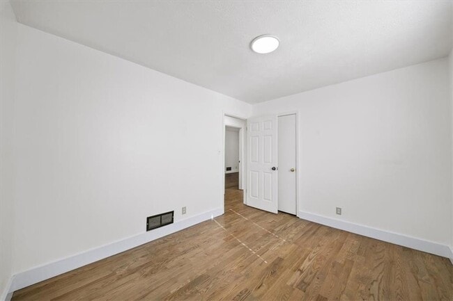 Building Photo - 1220 Ridge Rd