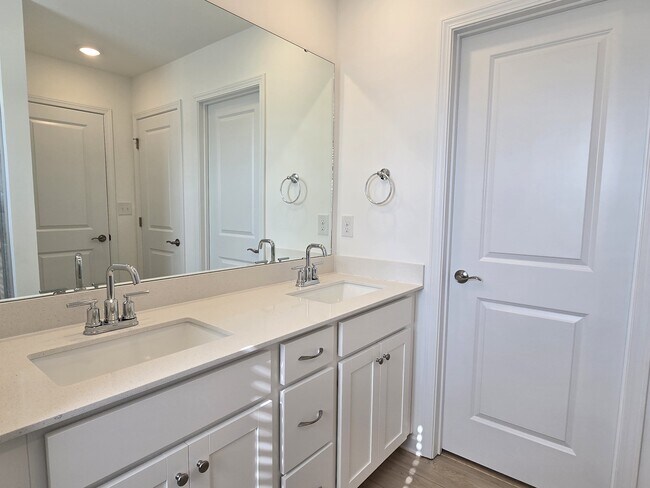 Building Photo - 1816 Pheasant Trce Cir