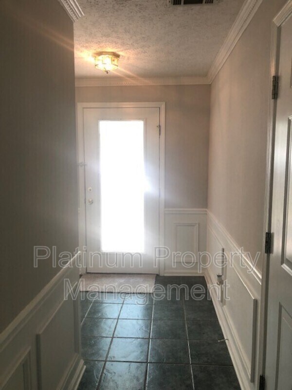 Building Photo - 740 Trellis Pond Ct