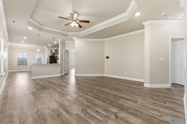 Building Photo - 150 Shrewsberry Dr