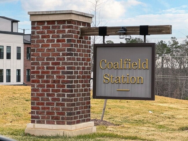 Building Photo - Three Story Brick End Unit with Rooftop Terrace