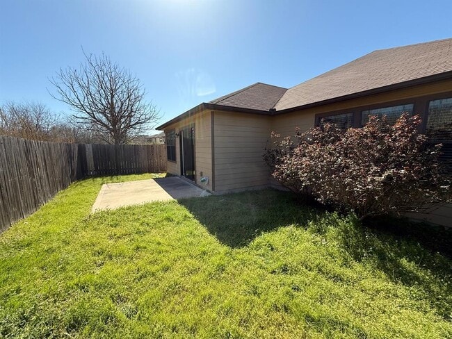 Building Photo - 828 Oatmeal Drive