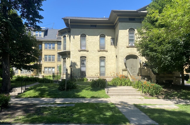 Building Photo - The Mansion