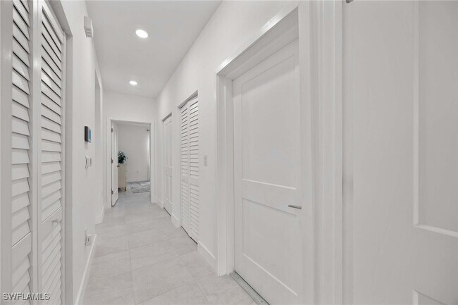 Building Photo - 26400 Coco Cay Cir