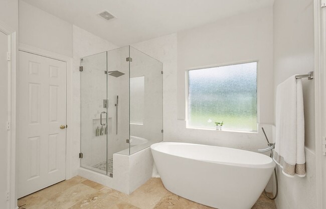 Building Photo - 4119 Pembrooke Way Dr