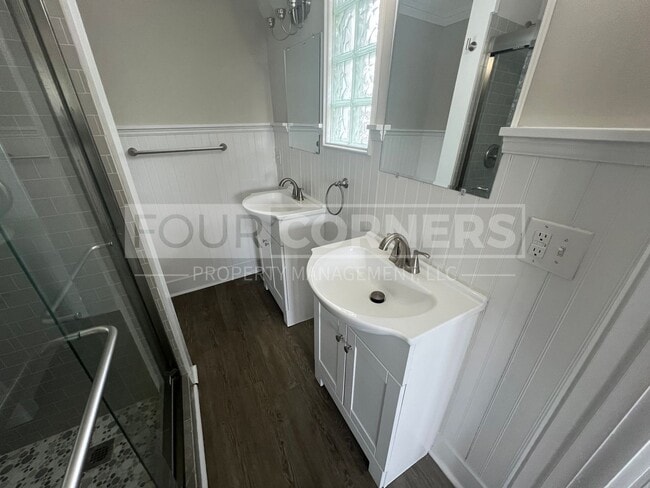 Building Photo - Beautiful 4 Bedroom 3 Bath Home