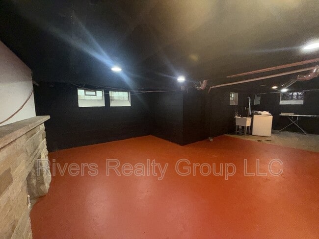 Building Photo - 16555 W Parkway St