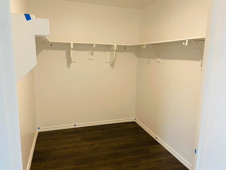 Master Closet - 305 Ginger Ave