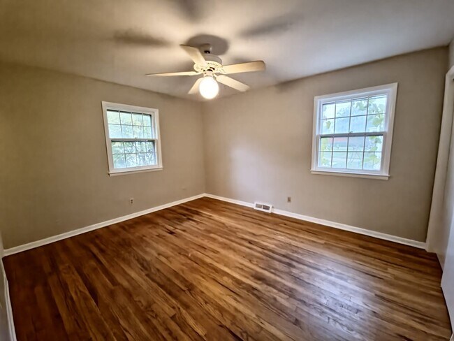 Building Photo - 3427 Westbury Rd, Shaker Heights, OH 44120
