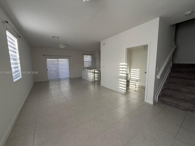 Building Photo - 2631 SE 11th St