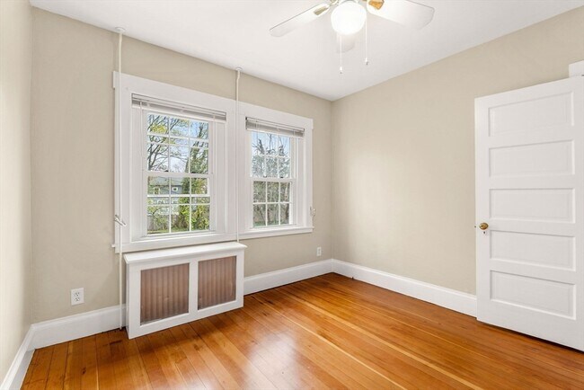 Building Photo - 9 Maple Cir