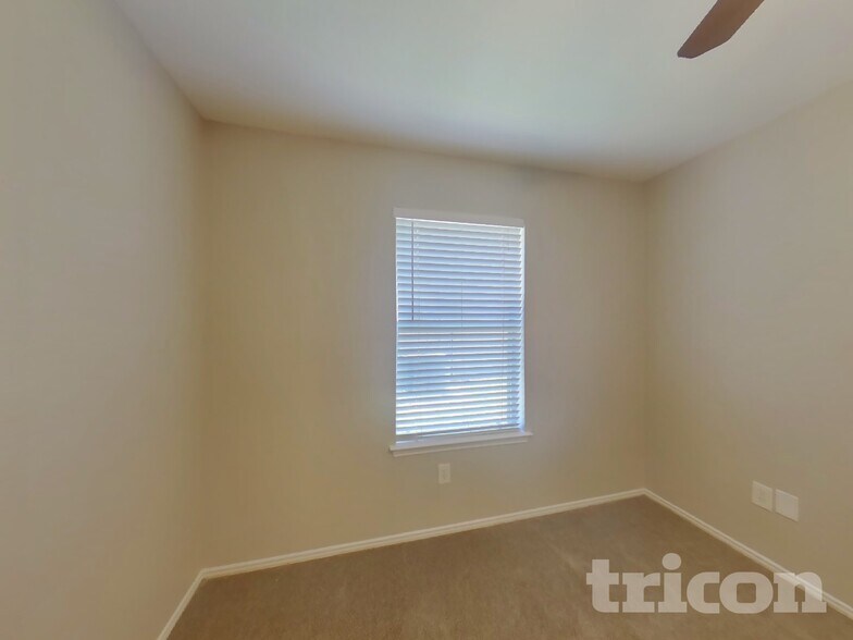 Building Photo - 1409 Mallard Dr
