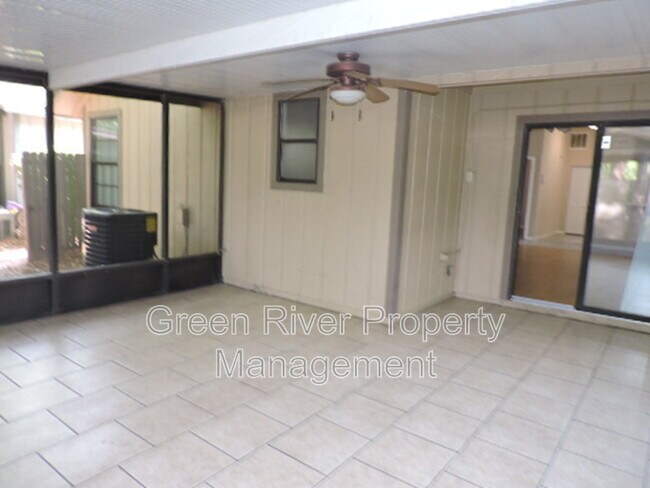 Building Photo - 8710 Pinevalley Ln