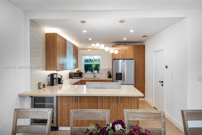 Building Photo - 696 NE 67th St