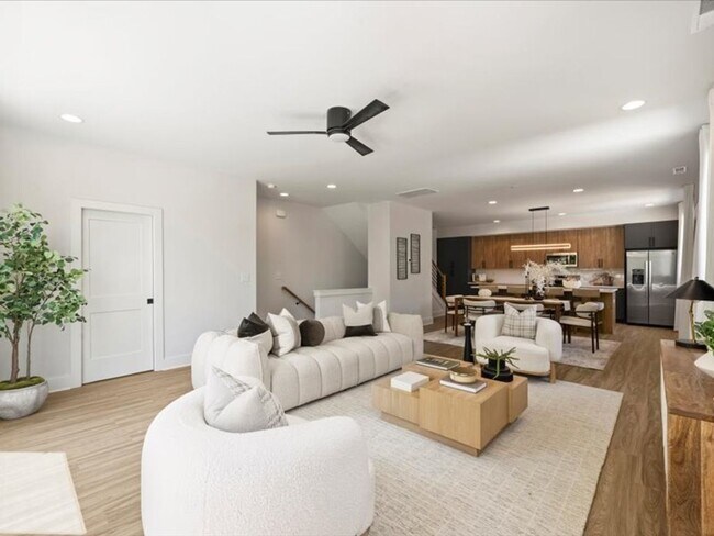Building Photo - Modern Luxury Townhomes in Charlotte, NC.