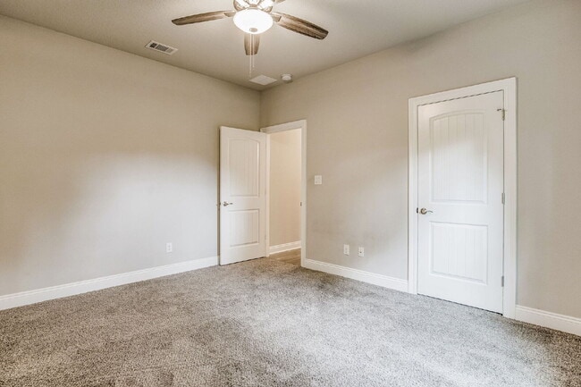 Building Photo - This beautifully maintained 3-bedroom, 2-bathroom residence offers the perfect blend of comfort, ...