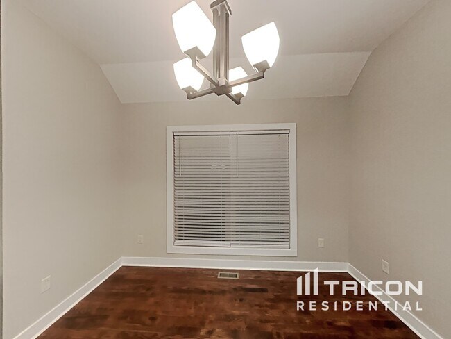 Building Photo - 702 Barkley Ave