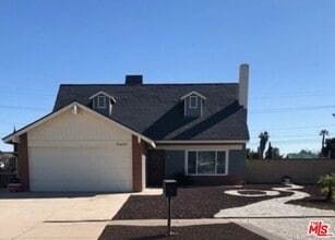 Building Photo - 24477 Oneida St