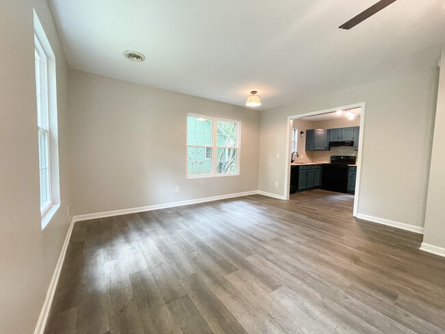 Building Photo - 437 Kingshead Ct