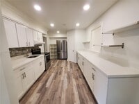 Building Photo - 126 NW 8th Ave