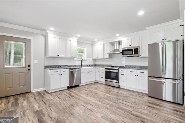 Building Photo - 158 Sproull Rd SE