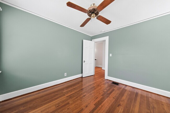 Building Photo - 1237 Owsley Ave