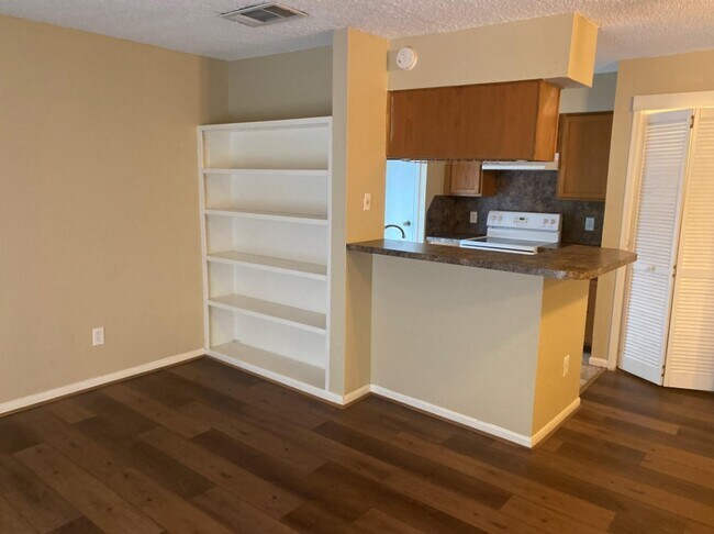 Building Photo - 2120 El Paseo St