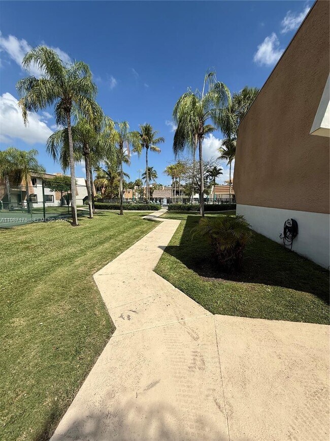 Building Photo - 8261 SW 128th St