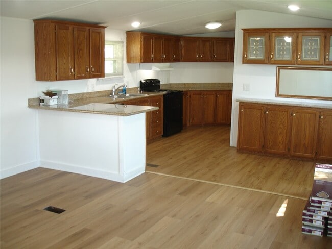 Building Photo - 4201 Wells Dr