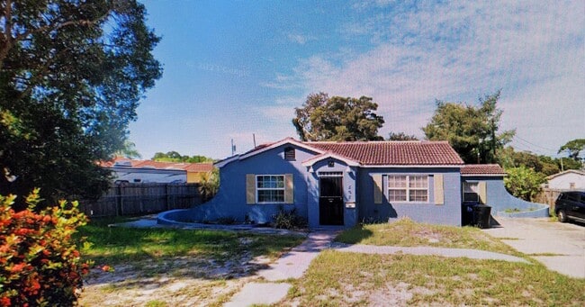 Primary Photo - 505 Madison St S
