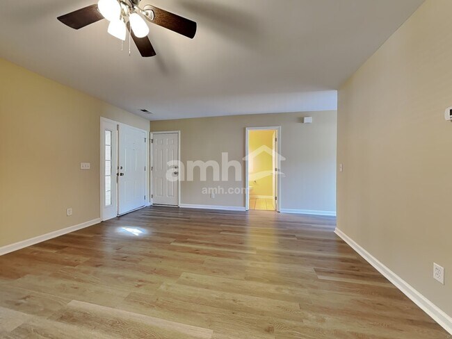 Building Photo - 230 Stoney Xing