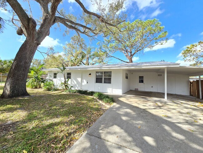 Primary Photo - South Sarasota/ Gulf Gate 3 bed/ 1 bath Ho...