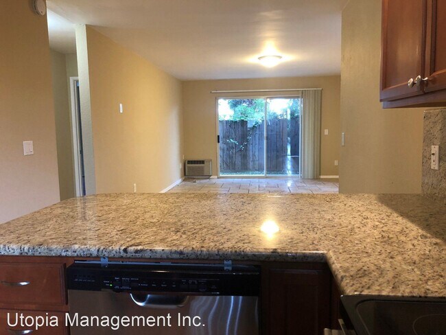 Building Photo - 421 S Mollison Ave