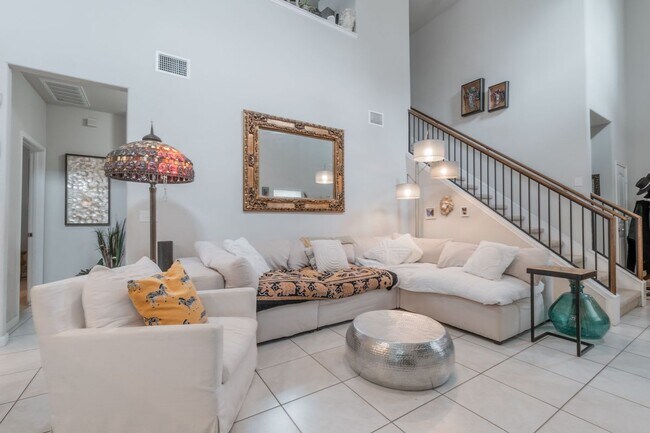 Building Photo - 1124 La Conterra Blvd