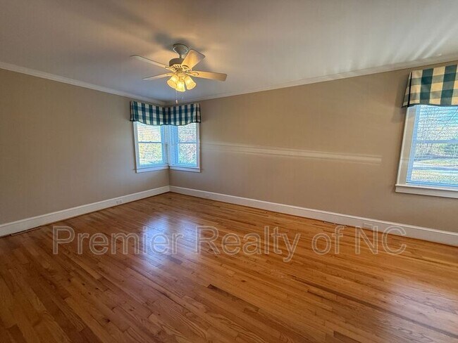 Building Photo - 292 Feezor Rd