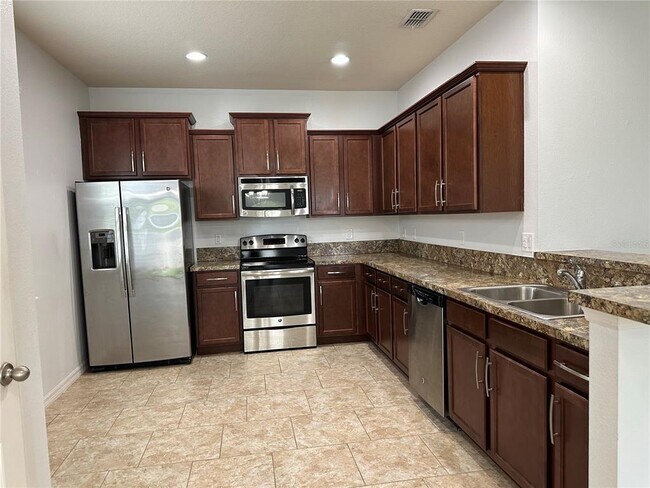 Building Photo - 6568 S Goldenrod Rd