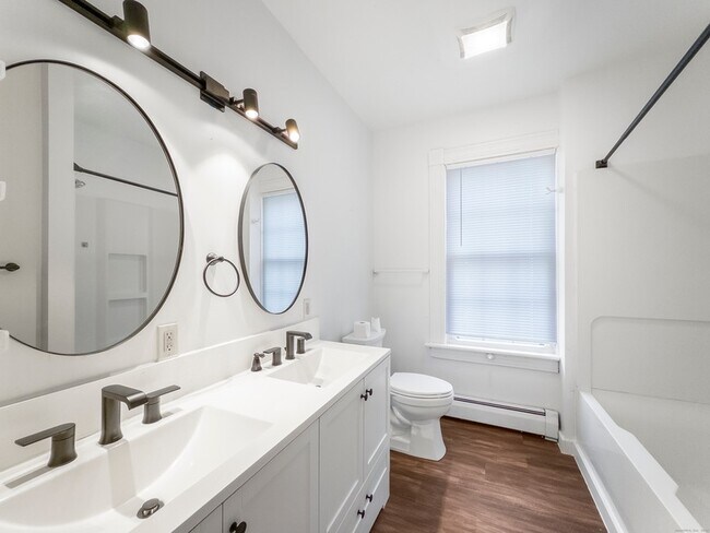 Building Photo - 634 High St