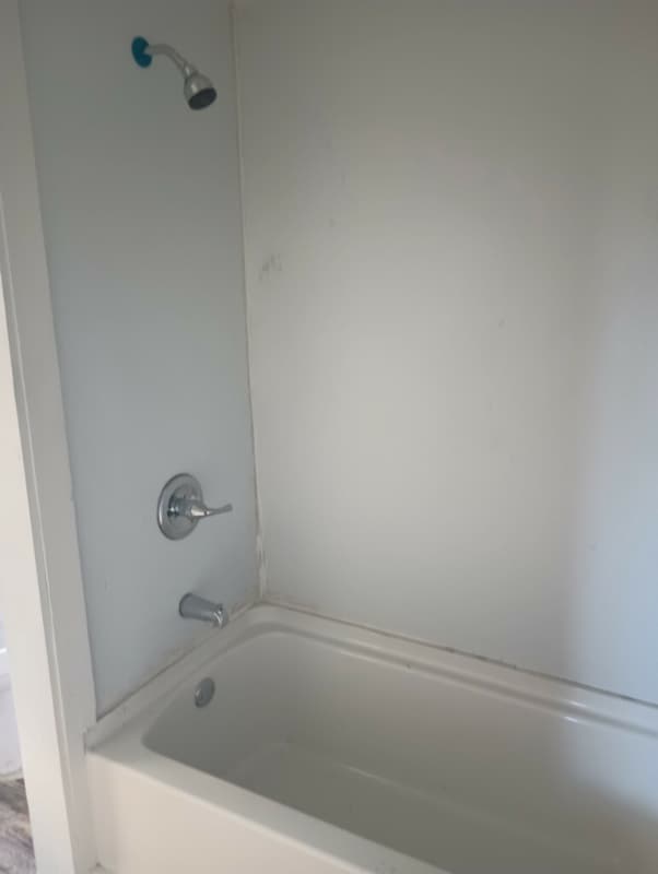 Building Photo - 1319 W Kilgore Ave