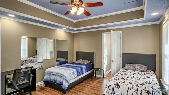 Building Photo - 1203 Governors Dr SE