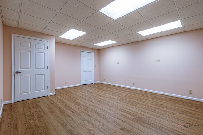 Building Photo - 5420 Belmont Ct