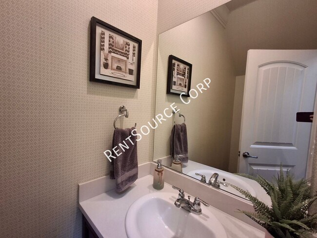 Building Photo - 24355 Verdugo Cir
