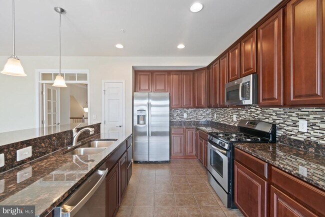 Building Photo - 320 Chessington Dr