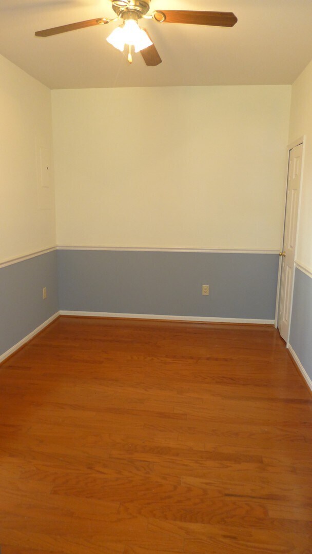 Building Photo - 1426 Nutwood Ct