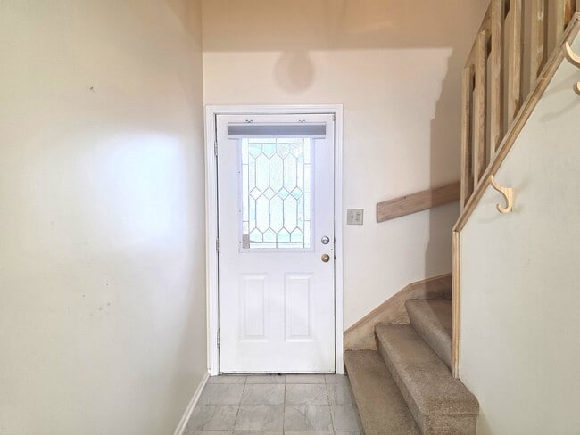 Building Photo - 1376 Longacre Ln