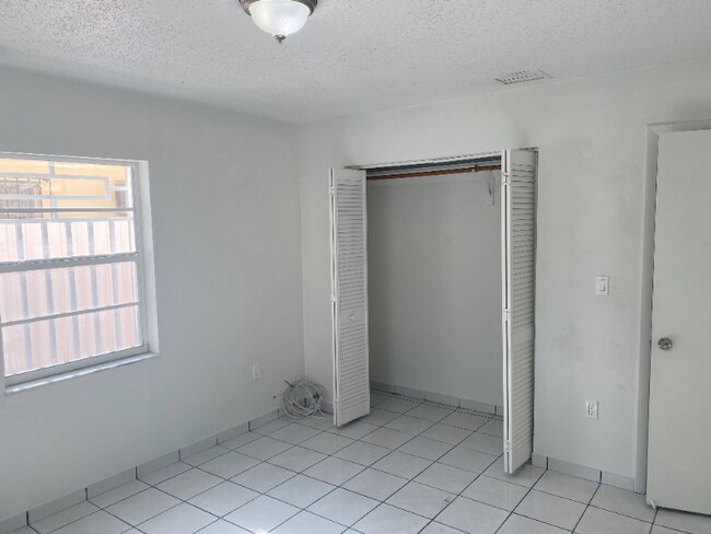 Building Photo - 4782 NW Flagler Terrace