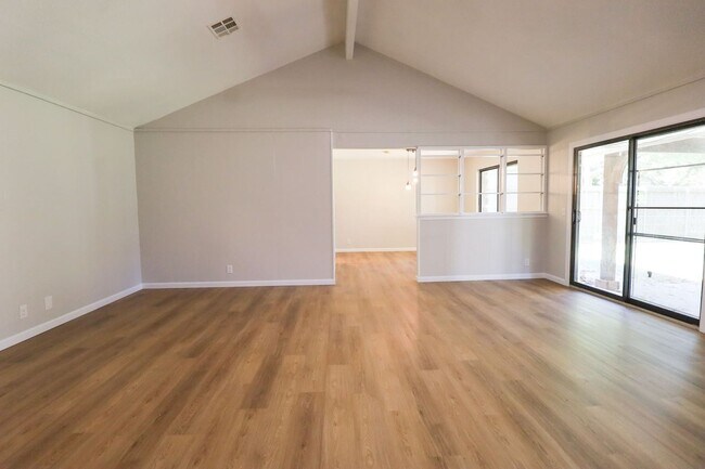 Building Photo - Beautifully Redone 3 Bedroom South Tulsa H...