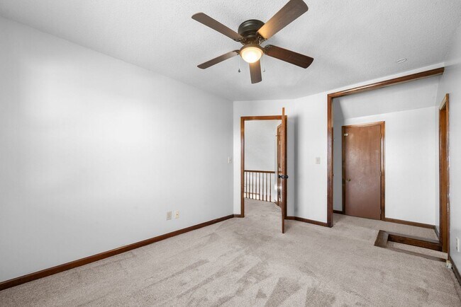 Building Photo - 501 Eysian Rd