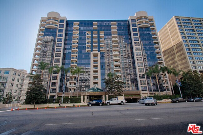 Building Photo - 10724 Wilshire Blvd