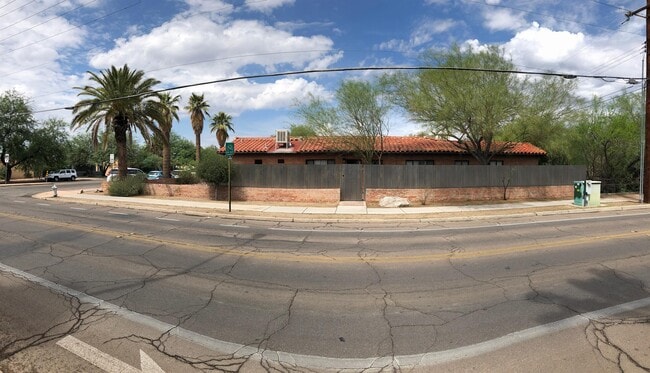 Primary Photo - 1343 E 9th St